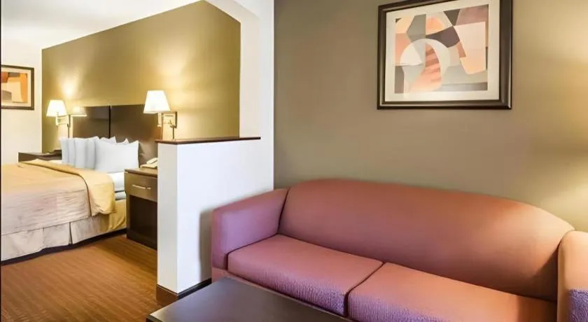 Bed in Quality Inn & Suites near Panama City Beach