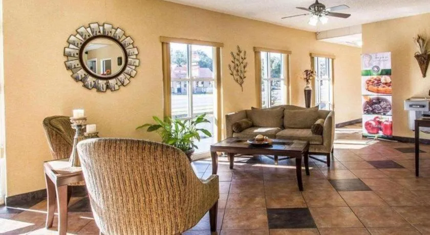 Quality Inn & Suites near Panama City Beach