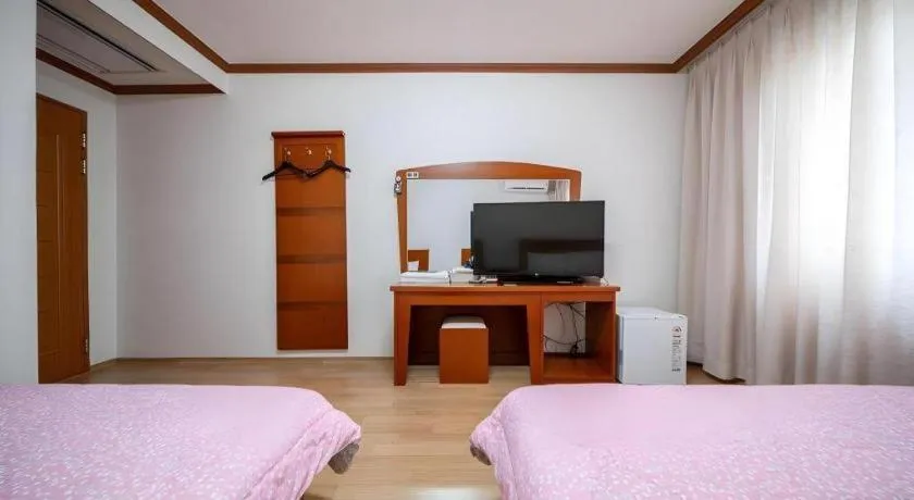 Bed in Gangneung Gyeongpodae Gangneung Motel