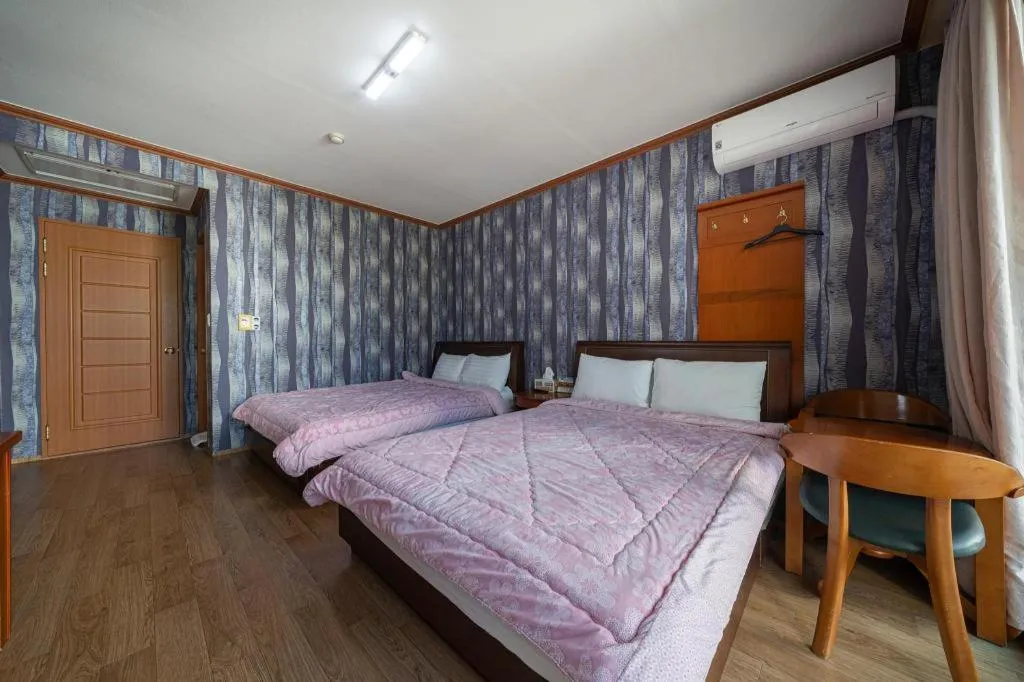Bed in Gangneung Gyeongpodae Gangneung Motel