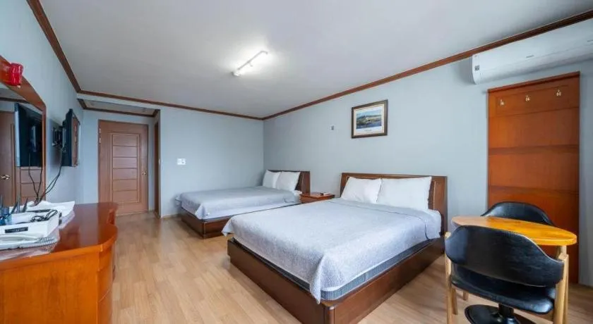 Bed in Gangneung Gyeongpodae Gangneung Motel