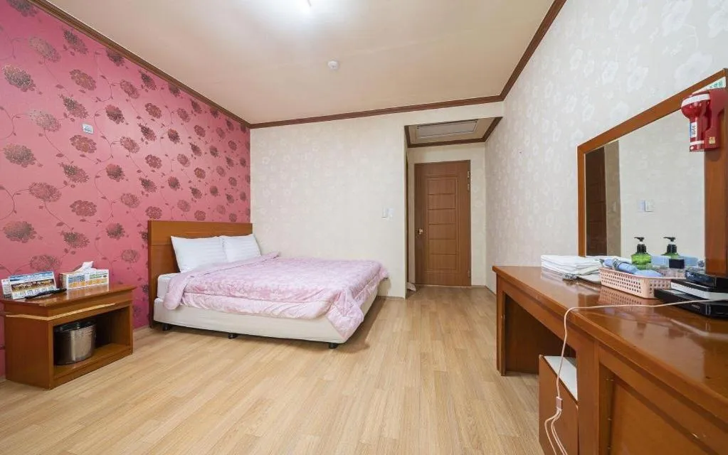 Bed in Gangneung Gyeongpodae Gangneung Motel