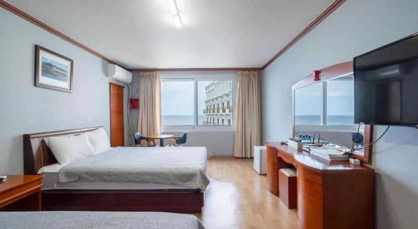 Bed in Gangneung Gyeongpodae Gangneung Motel