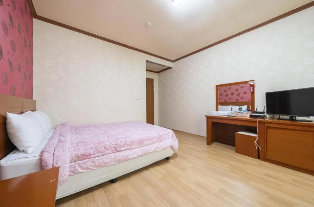 Bed in Gangneung Gyeongpodae Gangneung Motel