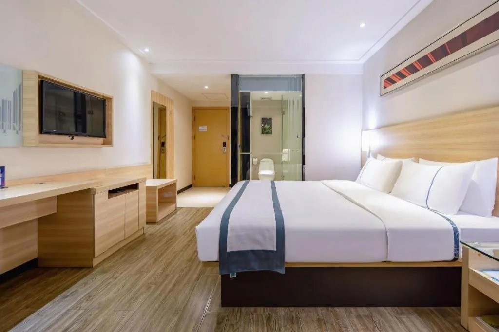 Bed in City Comfort Inn Beihai RT-Mart High Speed Railway Station