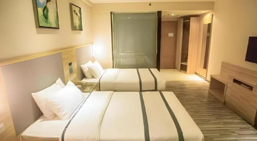 Bed in City Comfort Inn Beihai RT-Mart High Speed Railway Station