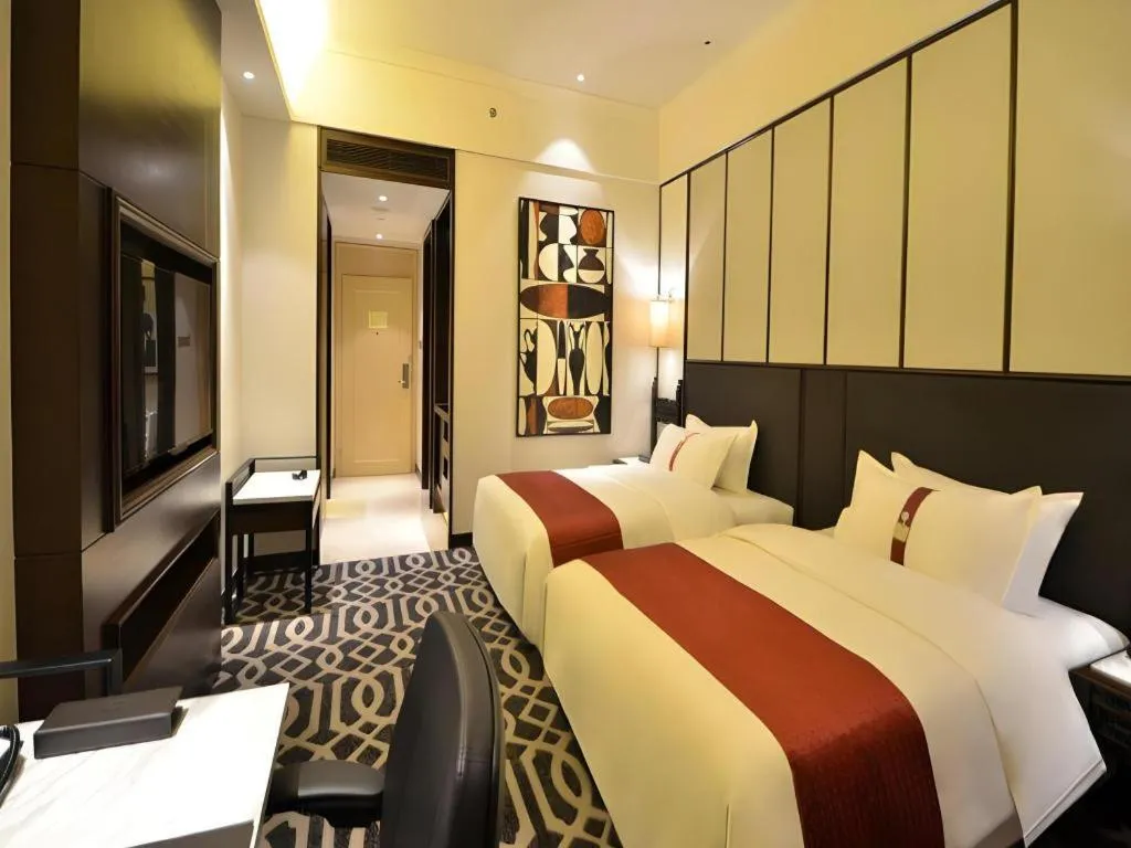 Bed in Holiday Inn Guangzhou Airport Zone By IHG