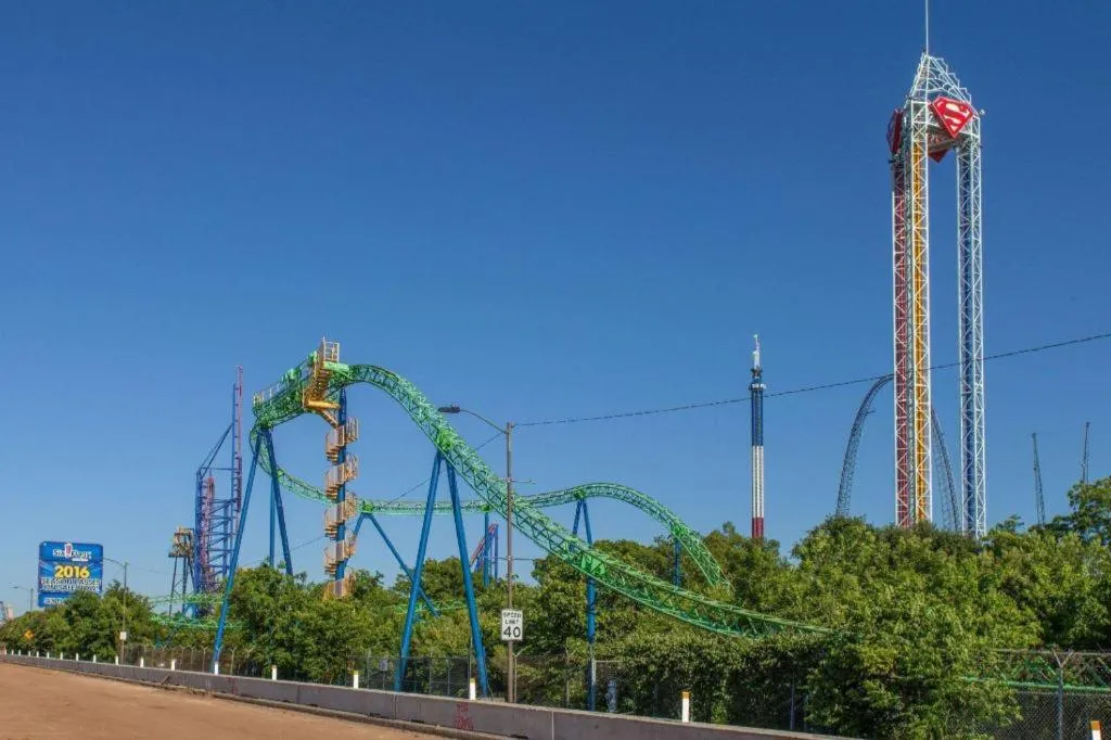 Knights Inn - Forest Hill, TX