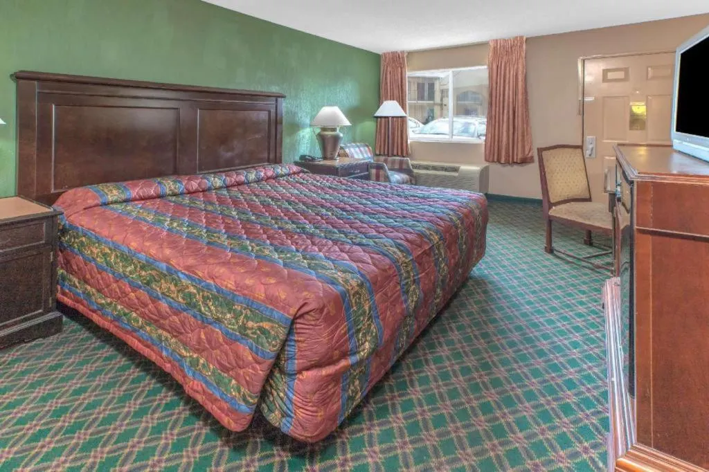 Bed in Knights Inn - Forest Hill, TX