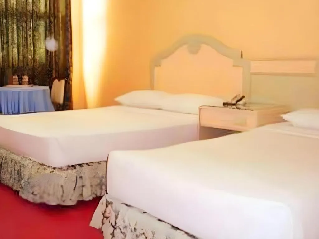 Bed in Cebu Northwinds Hotel