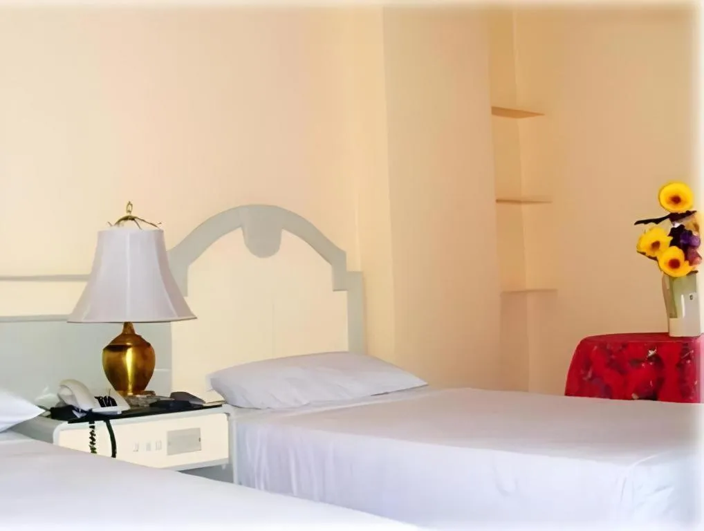 Bed in Cebu Northwinds Hotel