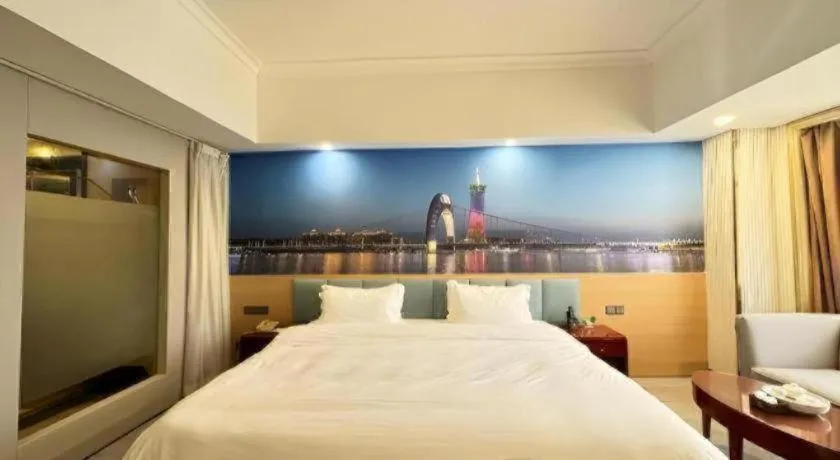 Bed in Shenzhen Bao Yue Hotel