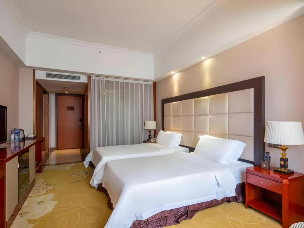 Bed in Shenzhen Bao Yue Hotel