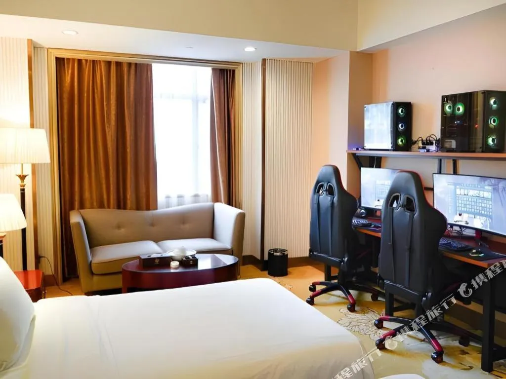 Bed in Shenzhen Bao Yue Hotel