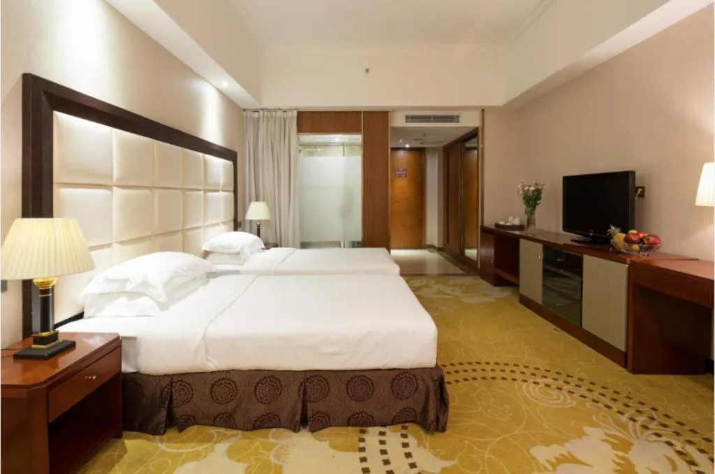 Bed in Shenzhen Bao Yue Hotel