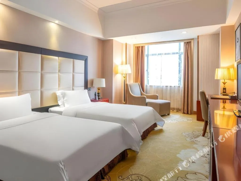 Bed in Shenzhen Bao Yue Hotel