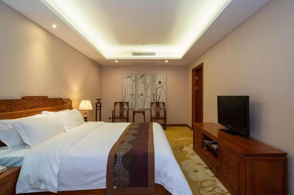 Bed in Shenzhen Bao Yue Hotel