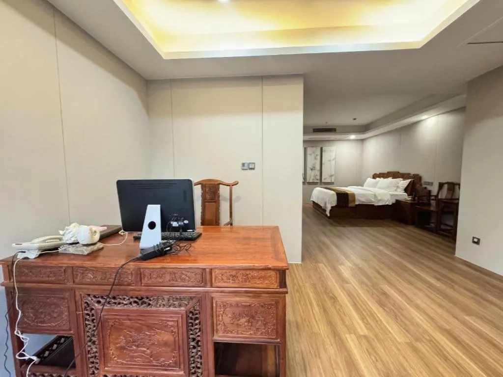 Bed in Shenzhen Bao Yue Hotel