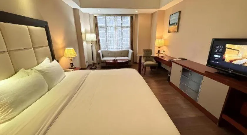 Bed in Shenzhen Bao Yue Hotel