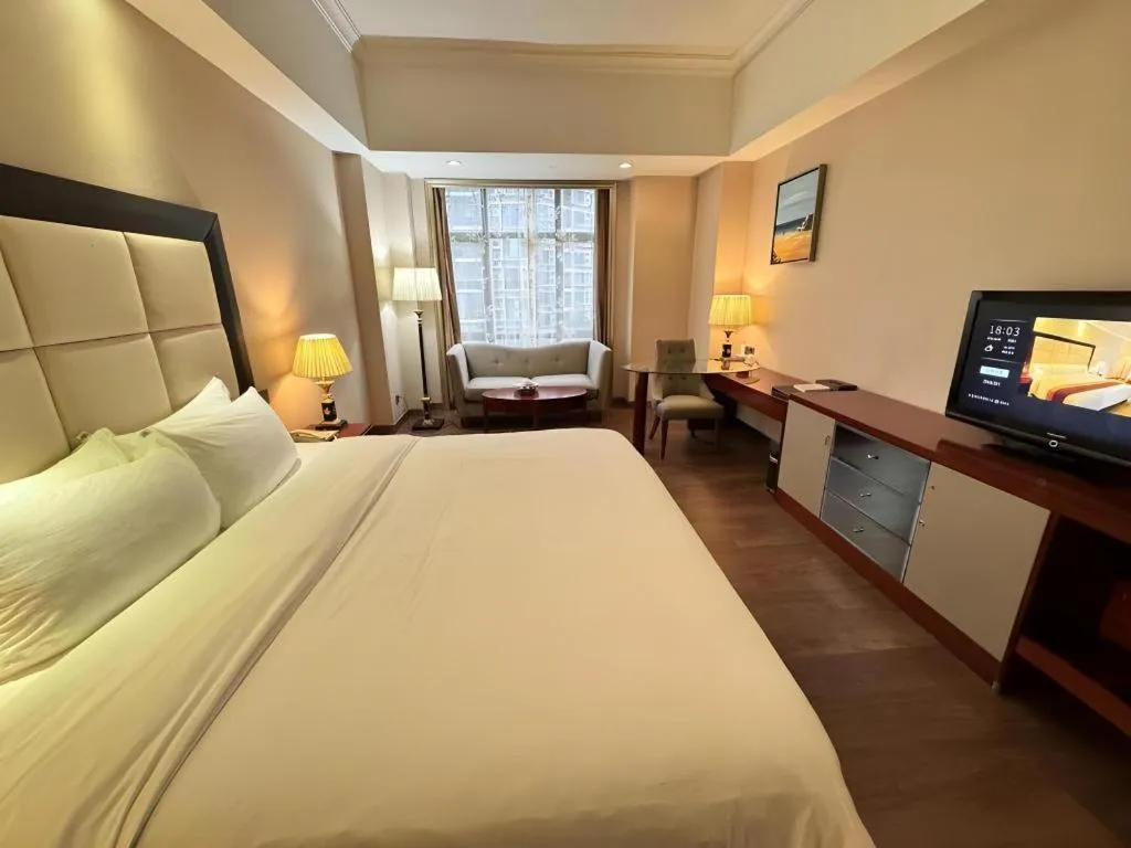 Bed in Shenzhen Bao Yue Hotel