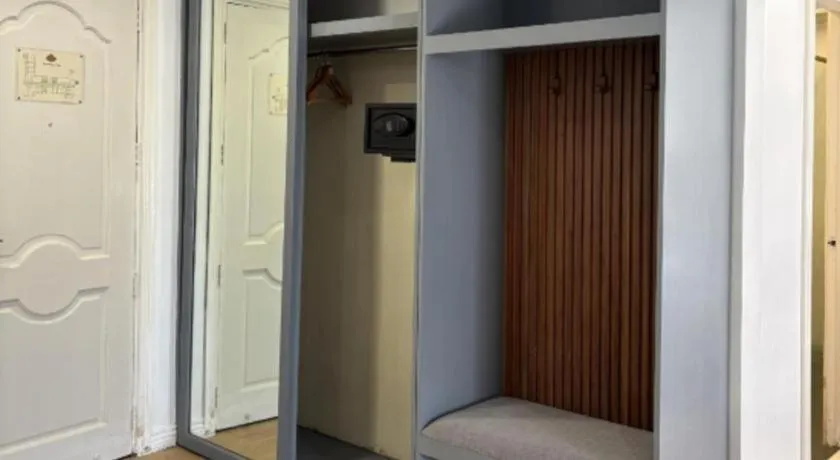 Queen Margarette Hotel