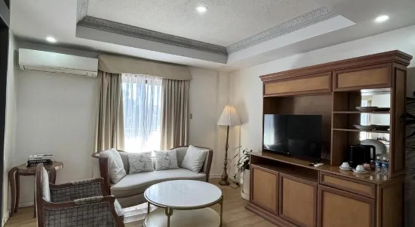 Queen Margarette Hotel