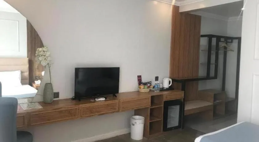 Queen Margarette Hotel