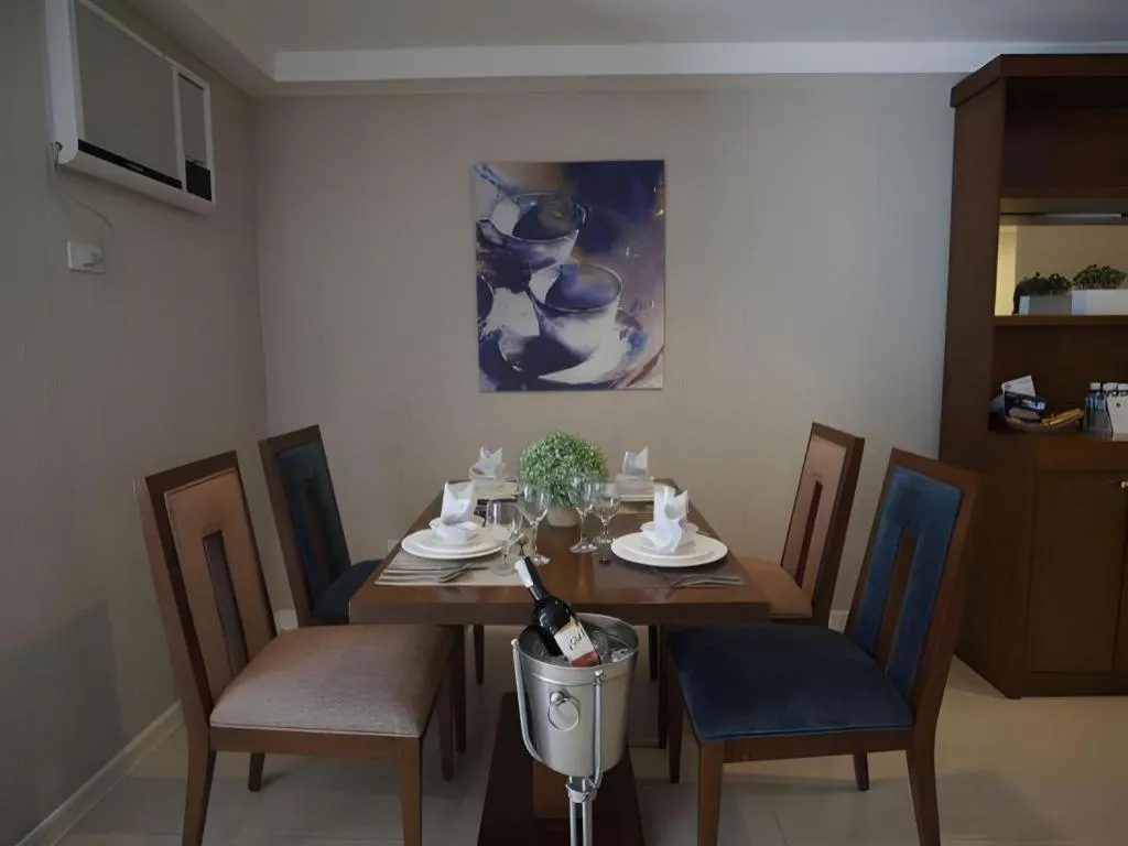 Queen Margarette Hotel