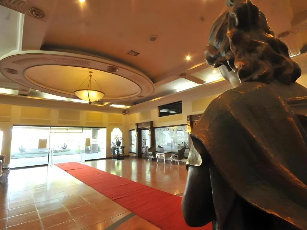 Queen Margarette Hotel