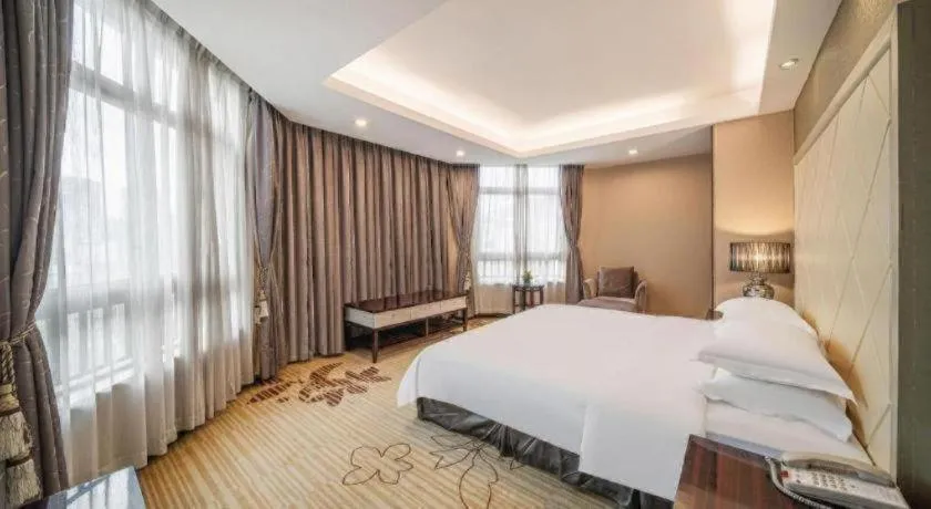 Bed in Country Garden Phoenix Hotel Yunfu