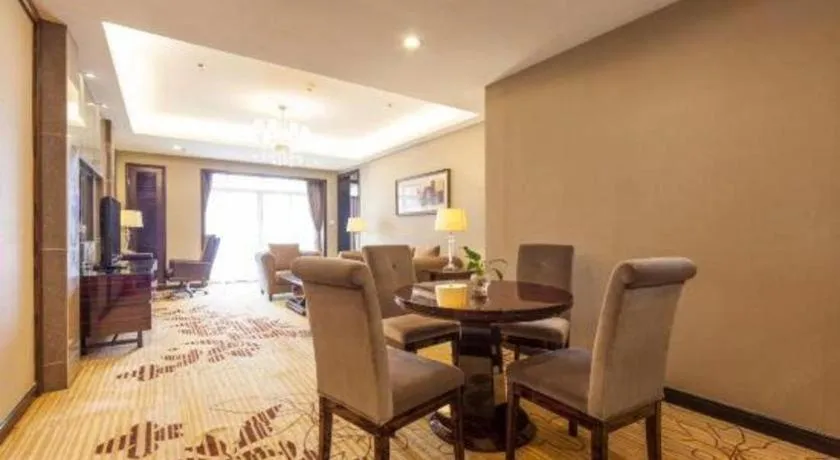 Country Garden Phoenix Hotel Yunfu