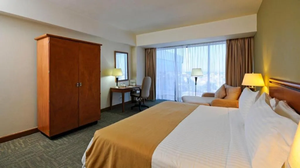 Bed in Holiday Inn Irapuato By IHG