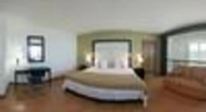 Bed in Holiday Inn Irapuato By IHG