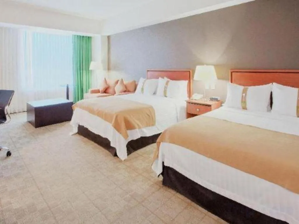 Bed in Holiday Inn Irapuato By IHG