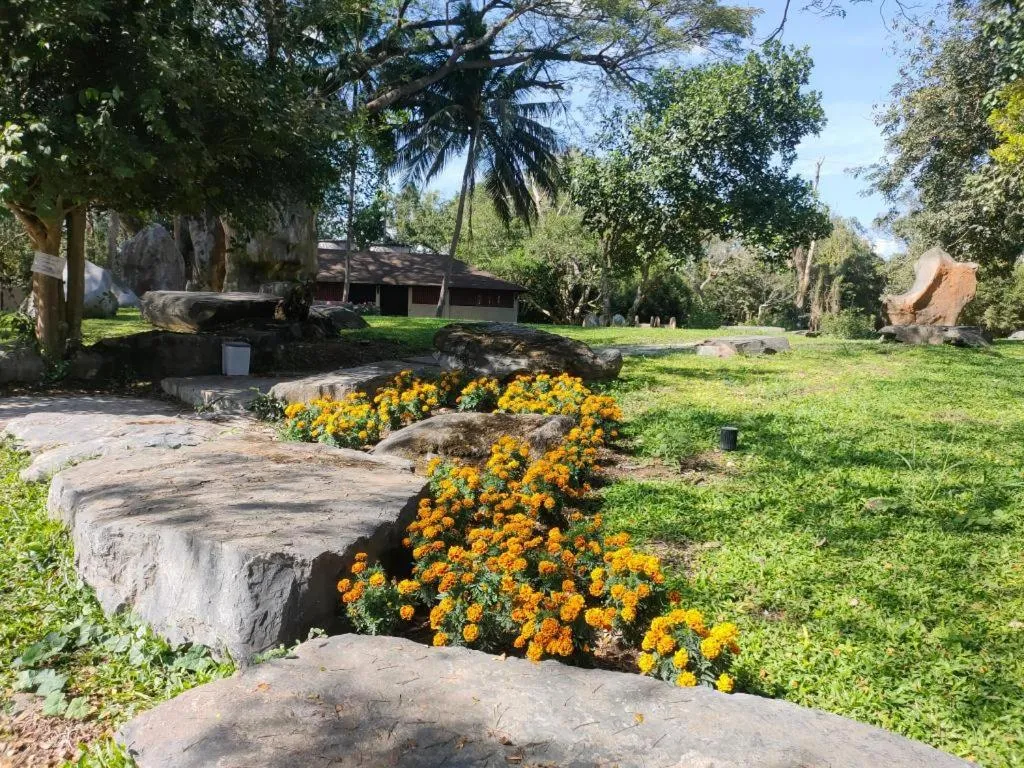 khaoyai lumtakong hotel