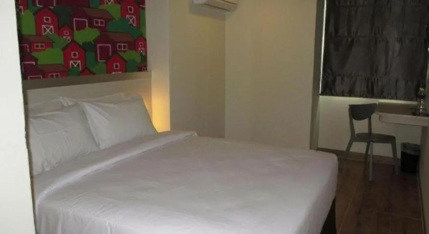 Bed in Nite and Day Batam Jodoh Square