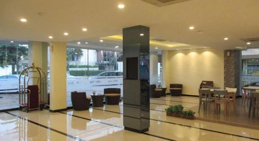 Nite and Day Batam Jodoh Square