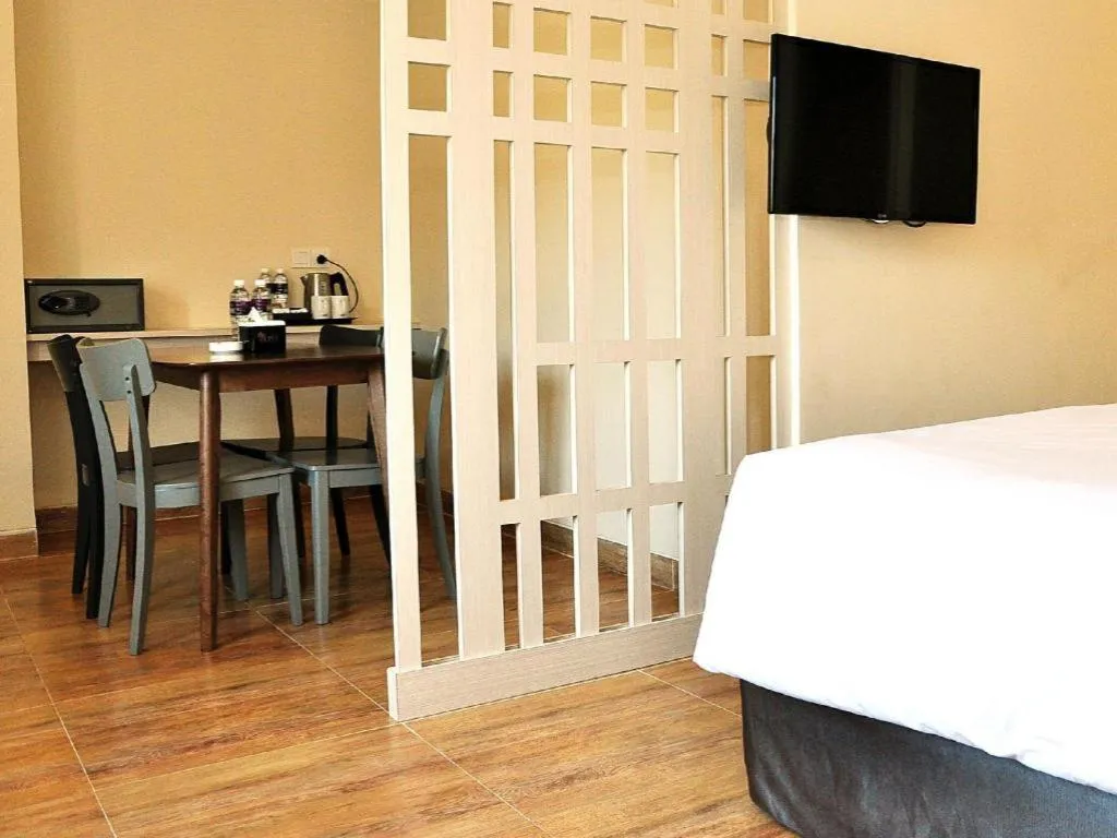 Bed in Nite and Day Batam Jodoh Square