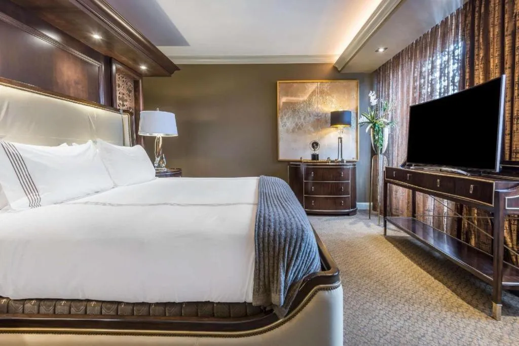 Bed in Curtiss Hotel, Ascend Hotel Collection