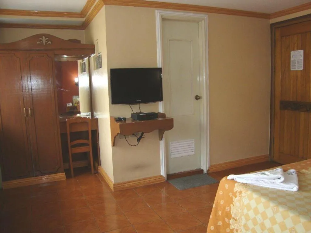 Bed in Pearlmont Hotel