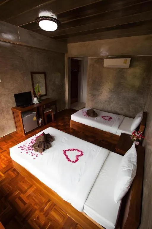 Bed in Huan Aumpron Resort