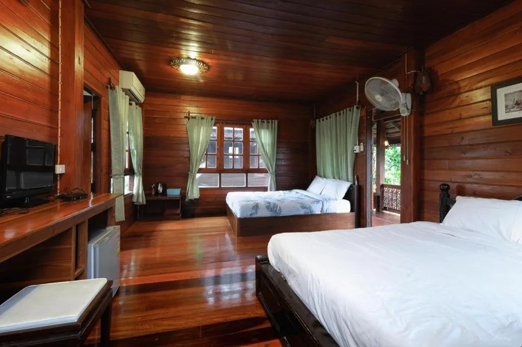 Bed in Huan Aumpron Resort