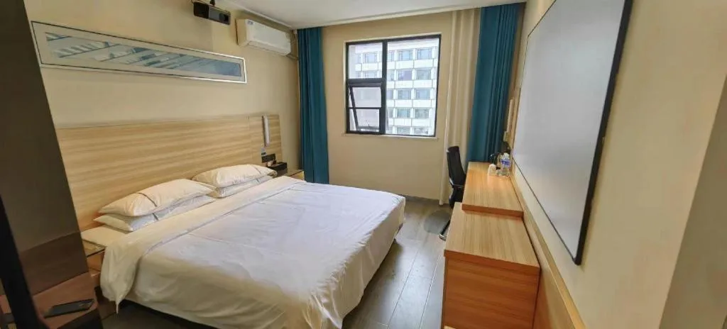 Bed in City Comfort Inn Huangshi City Huangshi Avenue