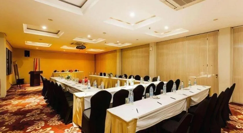 Hotel Urban Falatehan Blok M