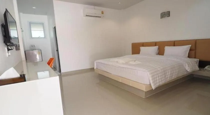 Bed in The Phant Hotel