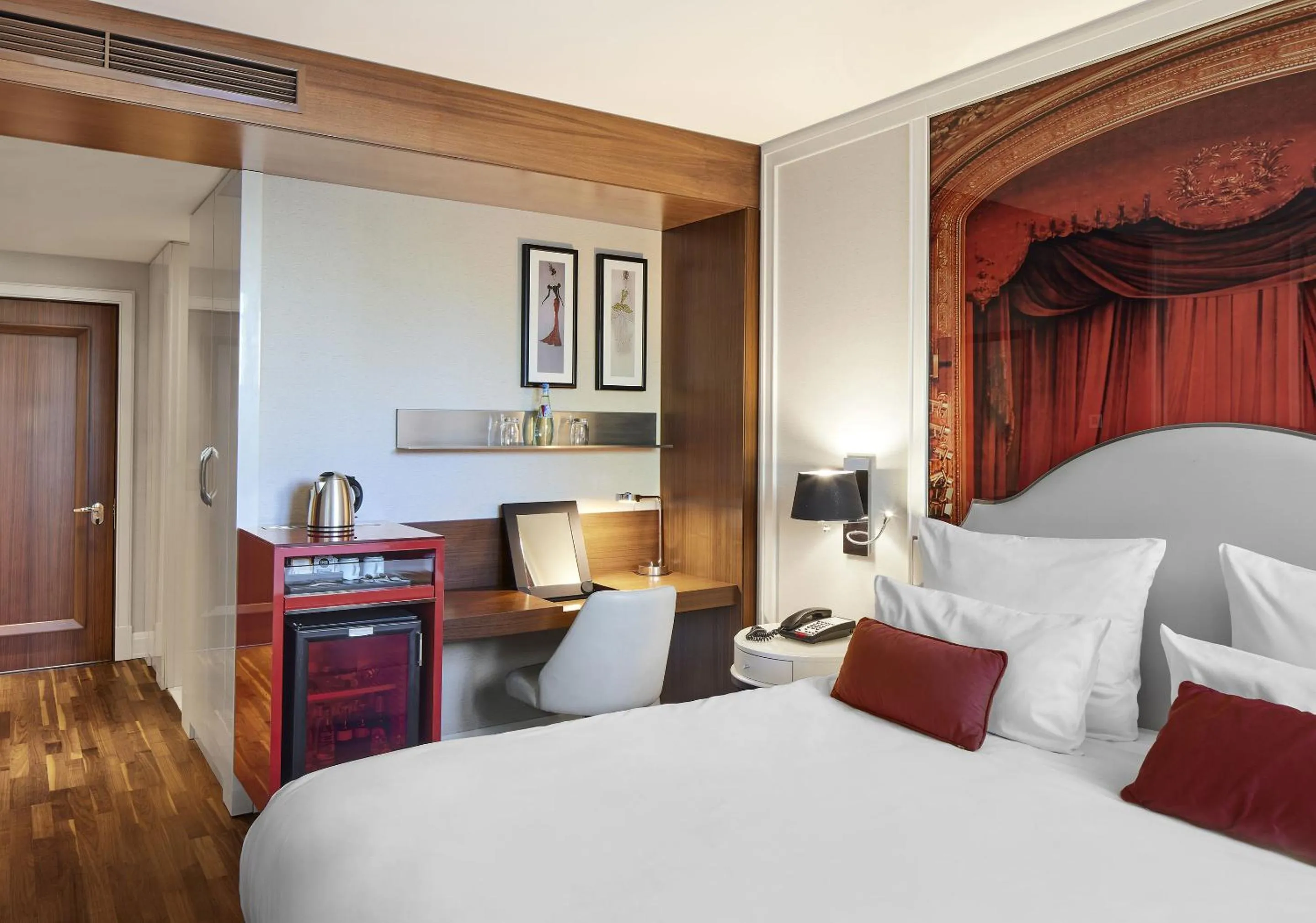 Bed in TITANIC Gendarmenmarkt Berlin