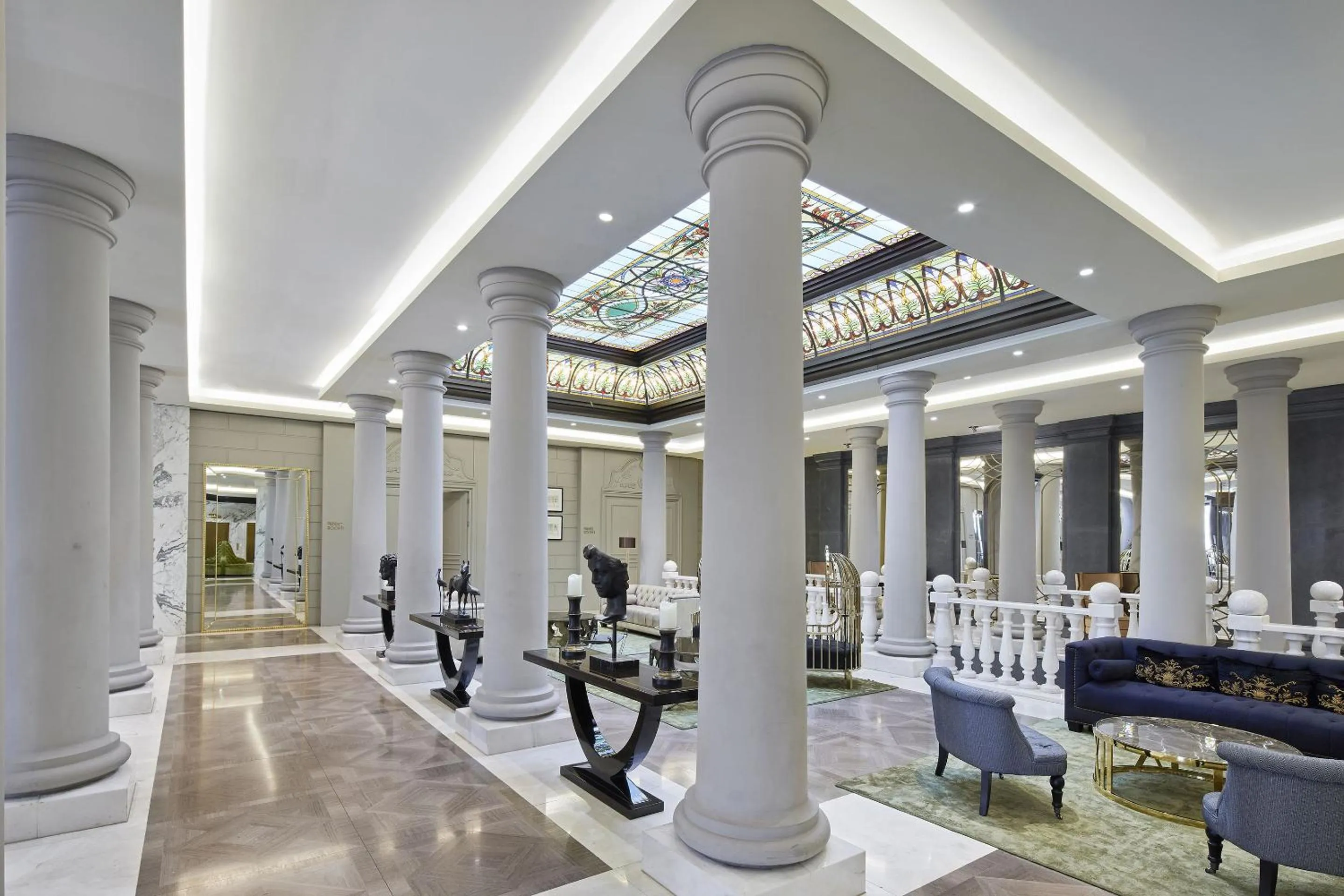 Lobby or reception in TITANIC Gendarmenmarkt Berlin