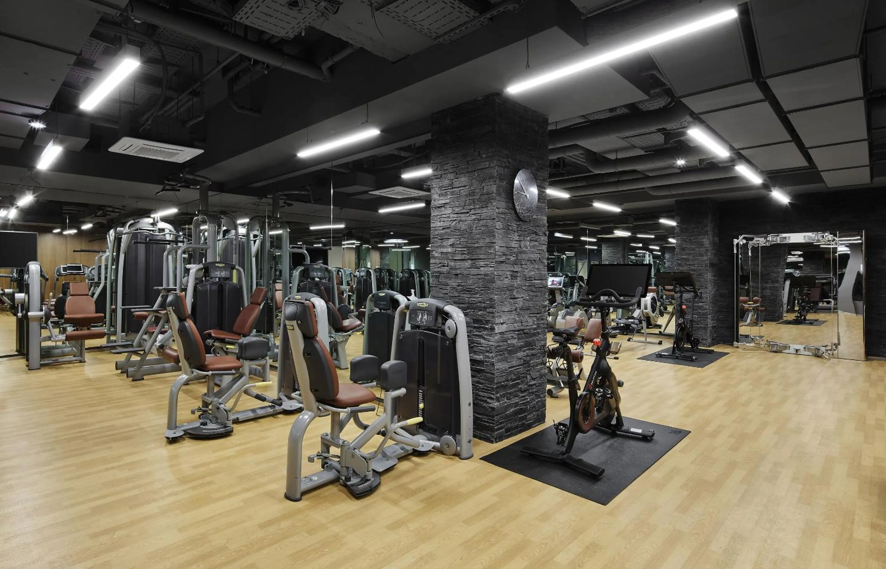 Fitness centre/facilities in TITANIC Gendarmenmarkt Berlin