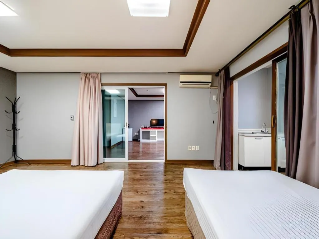 Bed in Woorim Hotel