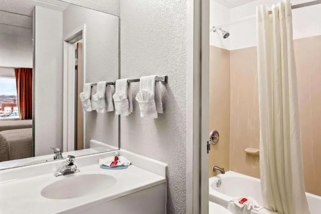 Econo Lodge Willowbrook